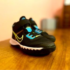 Kyrie Flytrap 6 - size 12c